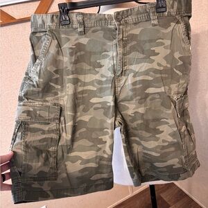 George Men's Green Camouflage Cargo Shorts 40 waist